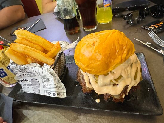 Hamburgueseria & Cervecería - Tasty Burger