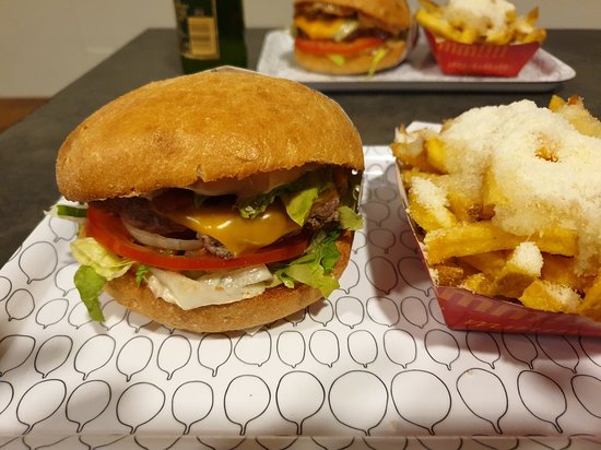 Hamburgueseria El Pilar